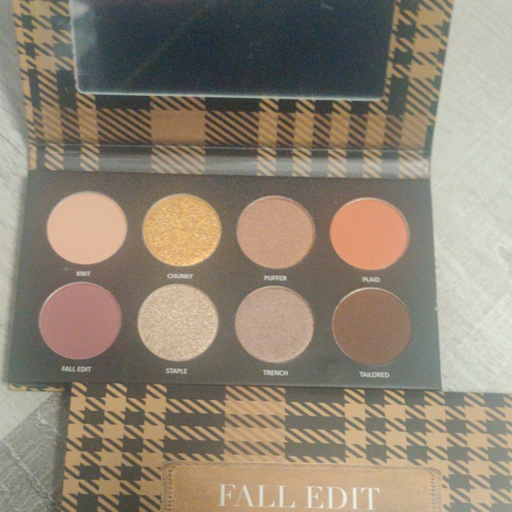 ESTATE Fall Edit Eyeshadow & Pressed Pigment Palette Pressed Powder Pigment